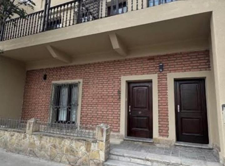 Casa · 400m² · 8 Ambientes