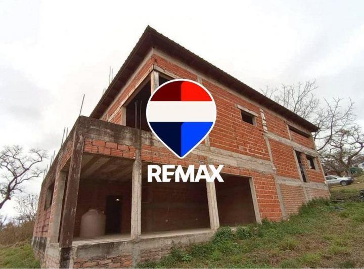 Casa · 243m² · 4 Ambientes