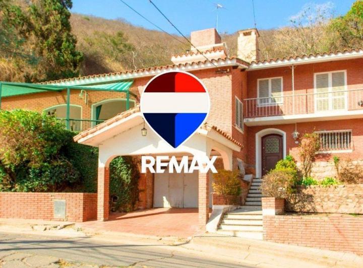 Casa · 400m² · 8 Ambientes