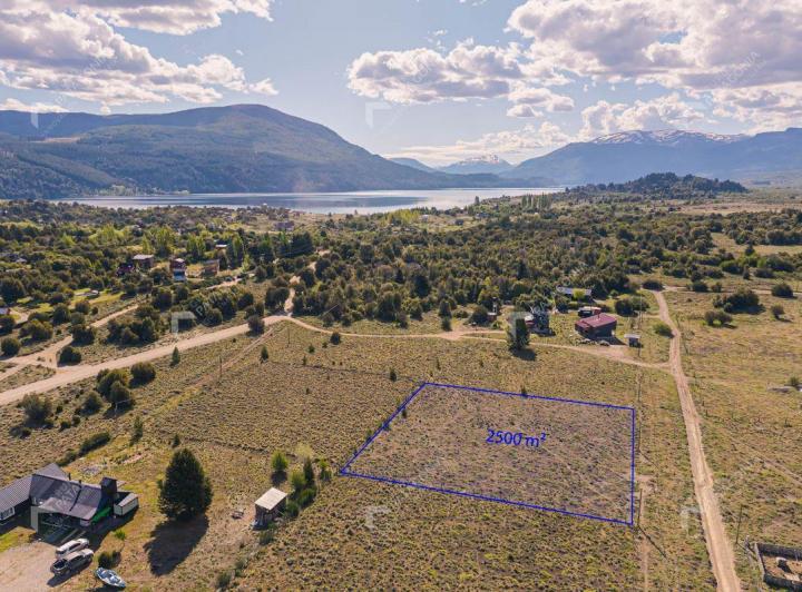 Terreno · 2500m²