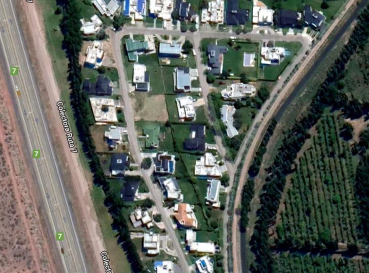 Terreno · 735m²