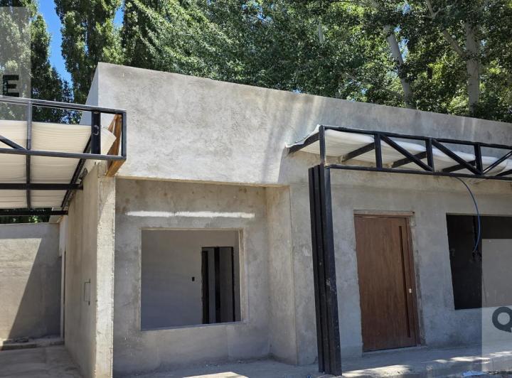 Casa · 240m² · 5 Ambientes · 1 Cochera