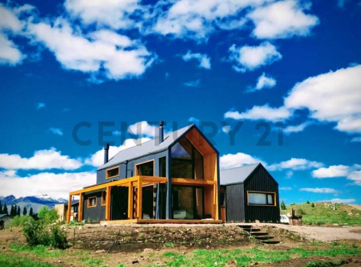 Casa · 140m² · 5 Ambientes · 2 Cocheras