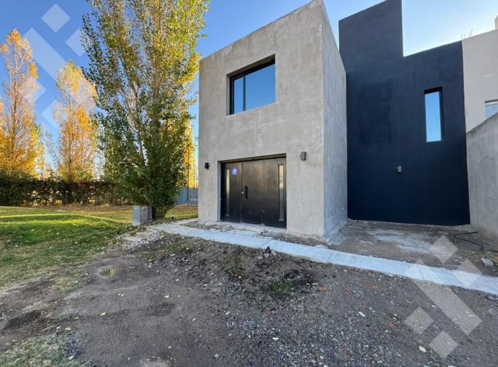 Casa · 155m² · 3 Ambientes · 1 Cochera