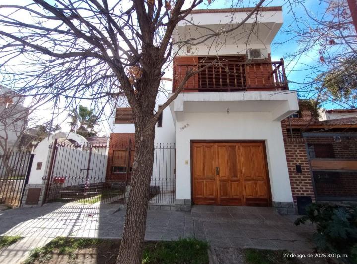 Casa · 149m² · 6 Ambientes · 2 Cocheras