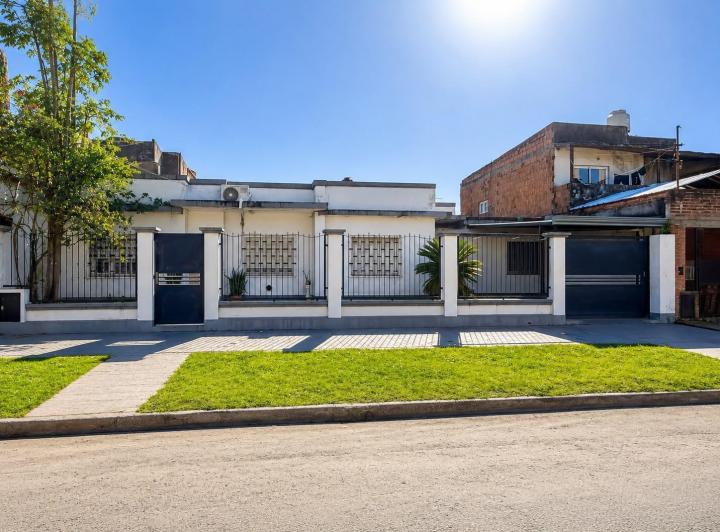 Casa · 125m² · 3 Dormitorios · 1 Cochera