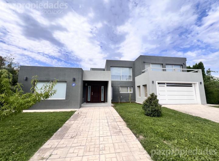 Casa · 800m² · 6 Ambientes · 4 Cocheras