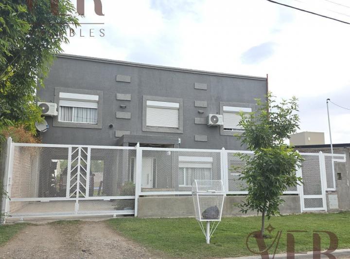 Casa · 190m² · 6 Ambientes · 1 Cochera