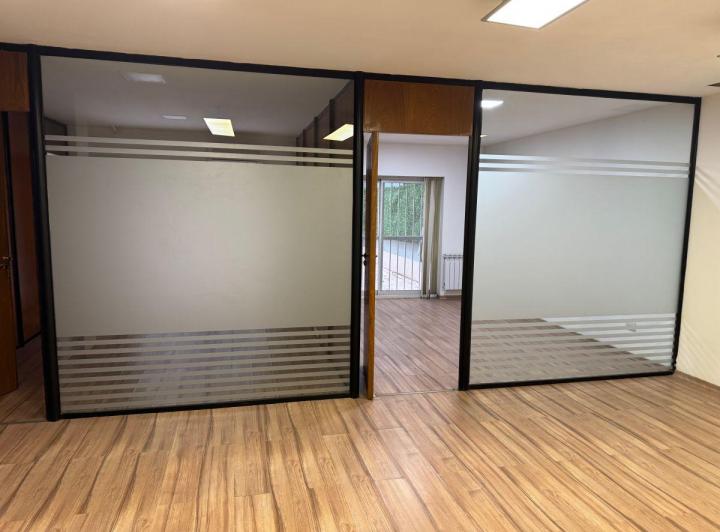 Oficina comercial · 100m² · 5 Ambientes · 1 Cochera