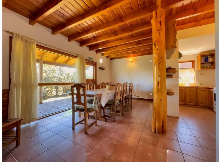 Hotel · 961m² · 7 Ambientes · 1 Cochera