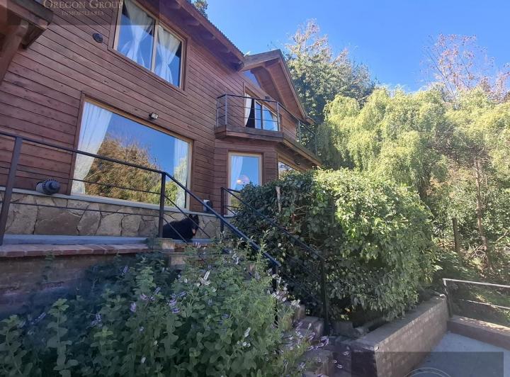 Casa · 750m² · 5 Ambientes · 2 Cocheras