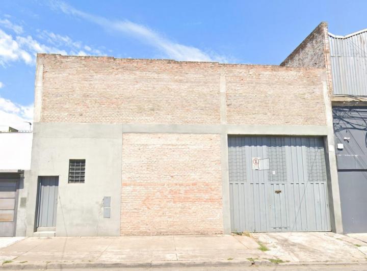 Bodega-Galpón · 1058m² · 8 Ambientes