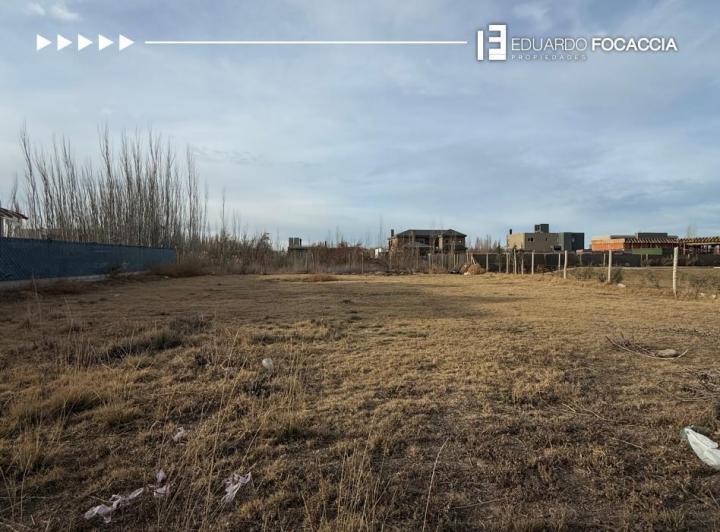 Terreno · 600m²