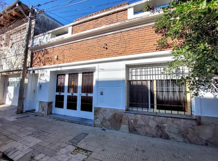 Casa · 80m² · 5 Ambientes · 1 Cochera