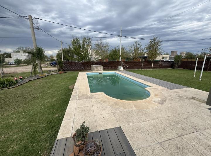 Casa · 121m² · 3 Ambientes · 2 Cocheras