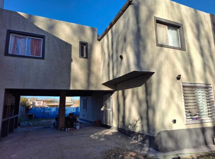 Casa · 163m² · 4 Ambientes · 2 Cocheras