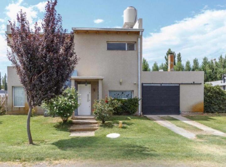 Casa · 147m² · 3 Ambientes · 1 Cochera