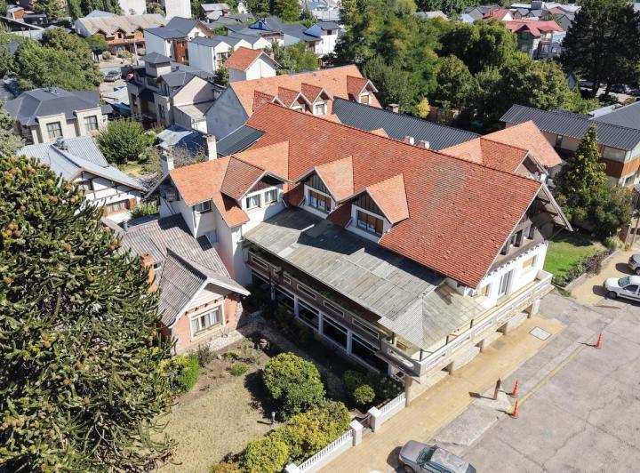 Hotel · 2390m² · 45 Dormitorios