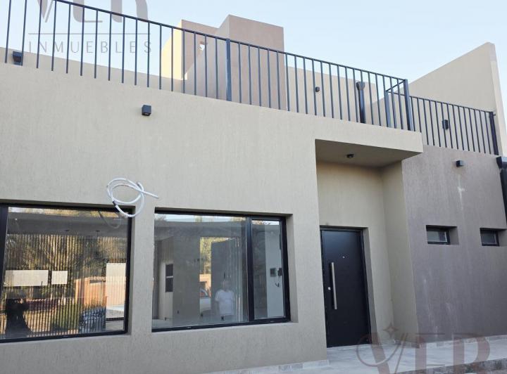 Casa · 155m² · 3 Dormitorios