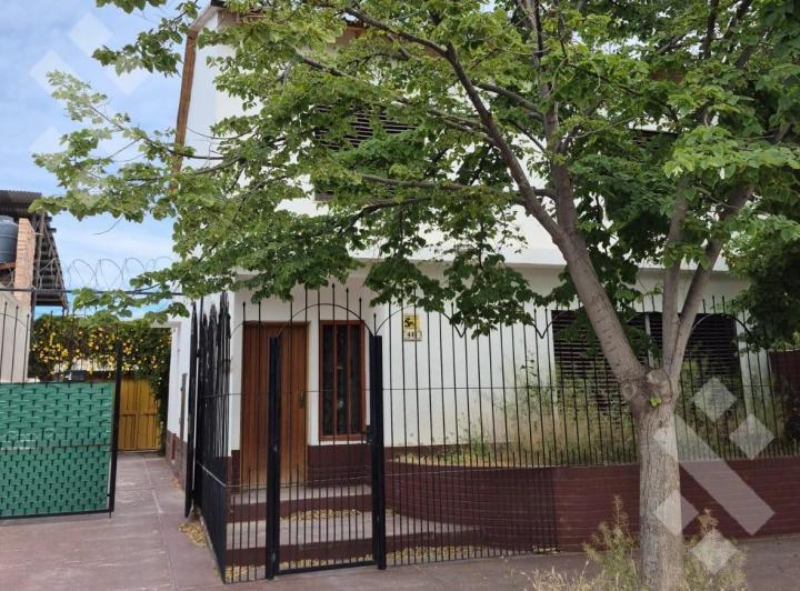 Casa · 189m² · 5 Ambientes · 1 Cochera