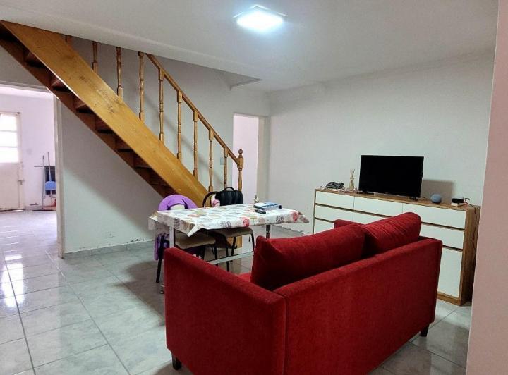 Casa · 107m² · 5 Ambientes · 2 Cocheras