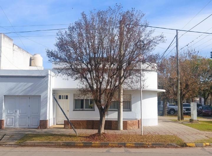 Casa · 213m² · 3 Dormitorios · 1 Cochera