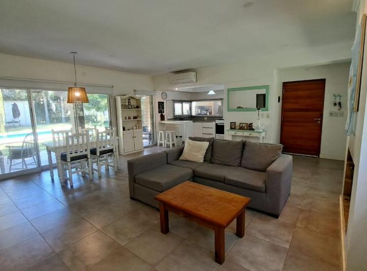 Casa · 95m² · 3 Ambientes · 2 Cocheras