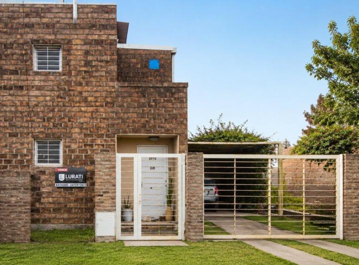 Casa · 77m² · 4 Ambientes · 1 Cochera