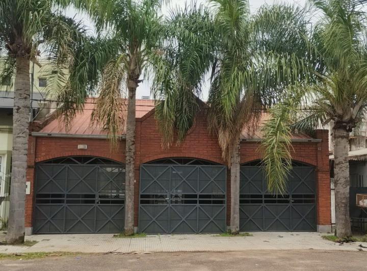 Casa · 178m² · 6 Ambientes · 2 Cocheras