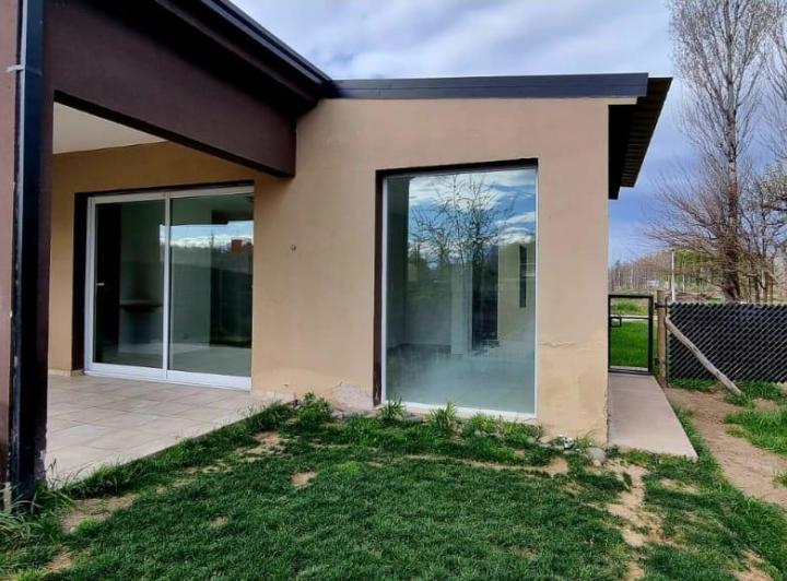 Casa · 145m² · 6 Ambientes · 1 Cochera