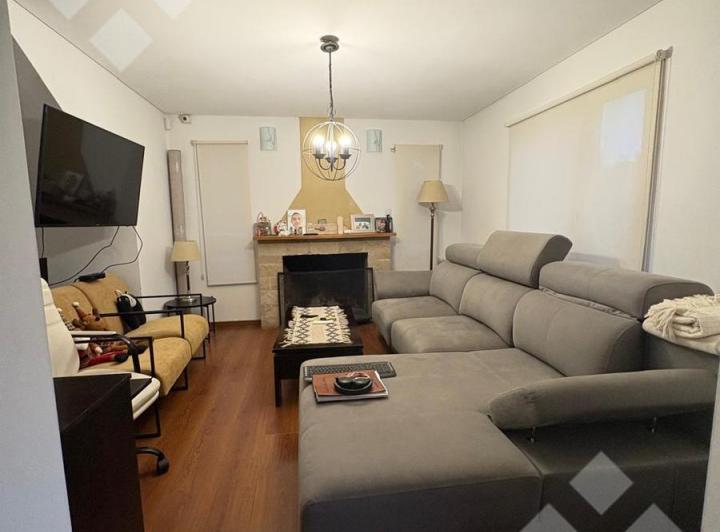 Casa · 240m² · 10 Ambientes · 2 Cocheras