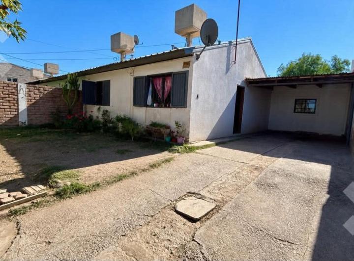 Casa · 85m² · 5 Ambientes · 2 Cocheras