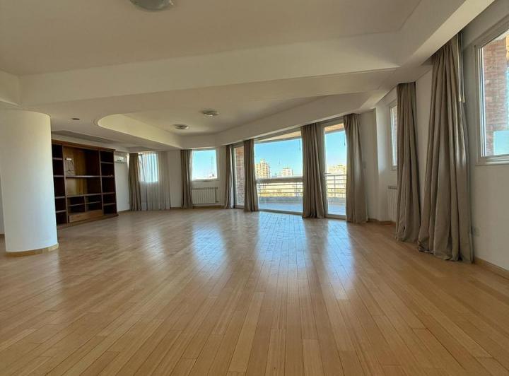 Departamento · 195m² · 4 Ambientes · 1 Cochera