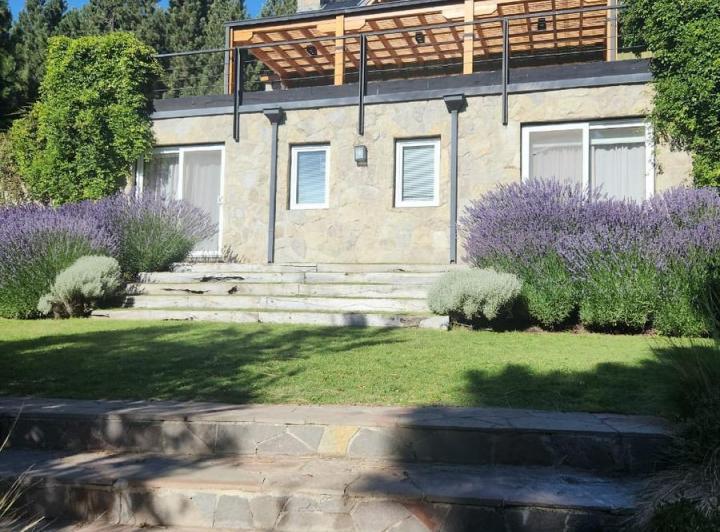 Casa · 266m² · 4 Ambientes · 2 Cocheras