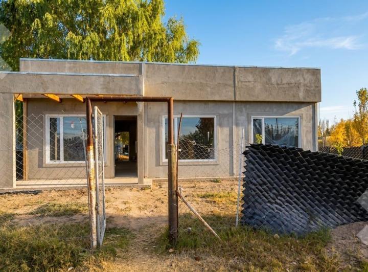Casa · 84m² · 5 Ambientes · 2 Cocheras