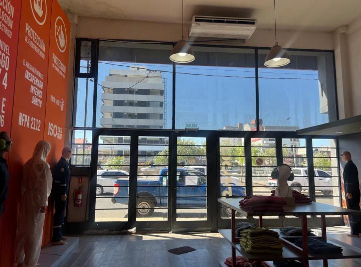 Local comercial · 300m² · 8 Ambientes