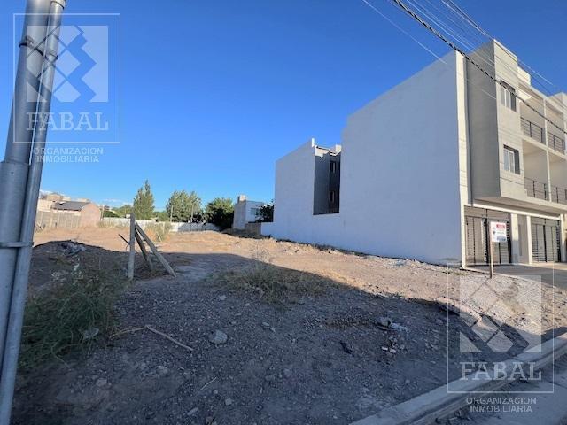 Terreno · 900m²