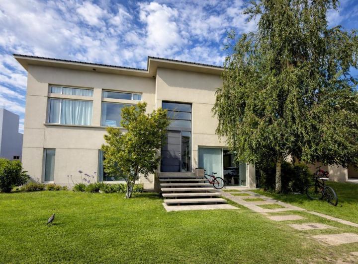 Casa · 600m² · 6 Ambientes