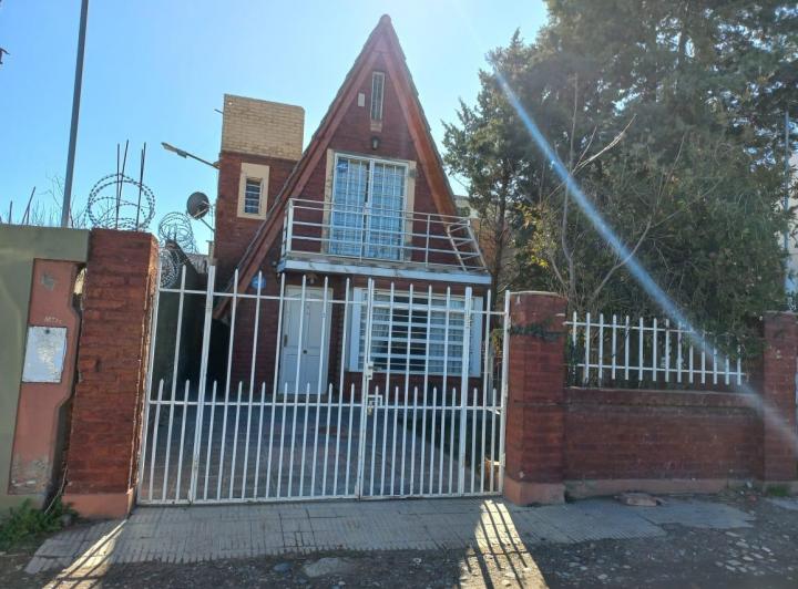 Casa · 96m² · 4 Ambientes · 1 Cochera