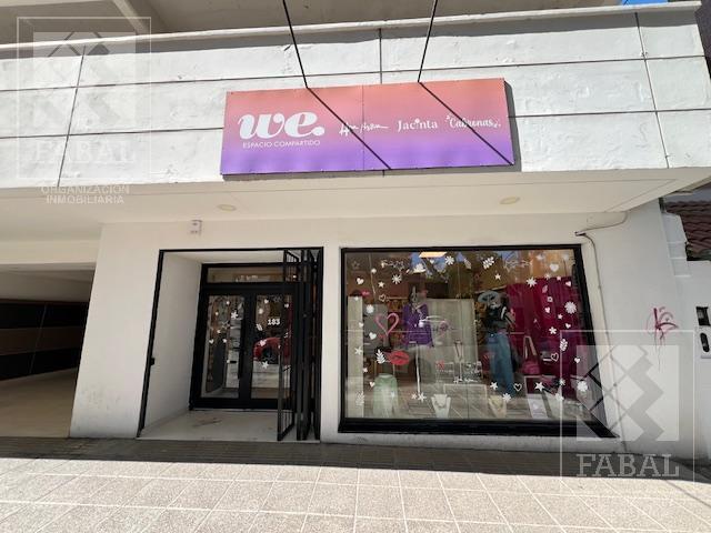 Local comercial · 73m² · 2 Ambientes · 1 Cochera