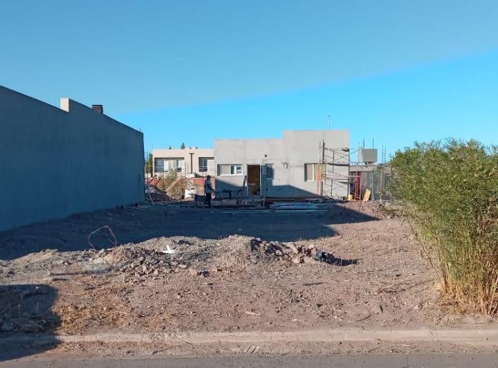 Terreno · 302m²
