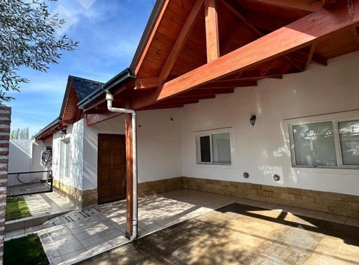 Casa · 127m² · 3 Dormitorios · 2 Cocheras