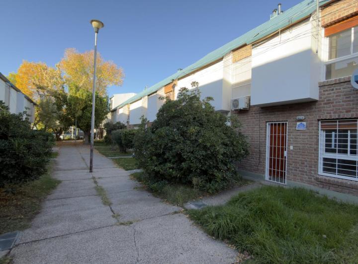 Casa · 80m² · 4 Ambientes · 1 Cochera