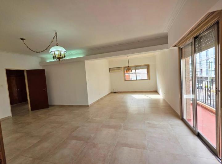 Oficina comercial · 275m² · 10 Ambientes · 2 Cocheras