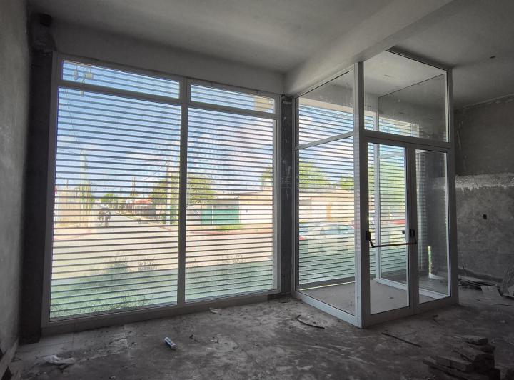 Local comercial · 240m² · 2 Ambientes