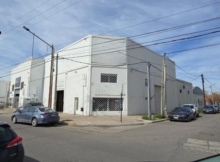 Bodega-Galpón · 700m²