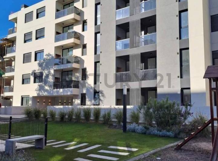 Departamento · 76m² · 4 Ambientes · 1 Cochera