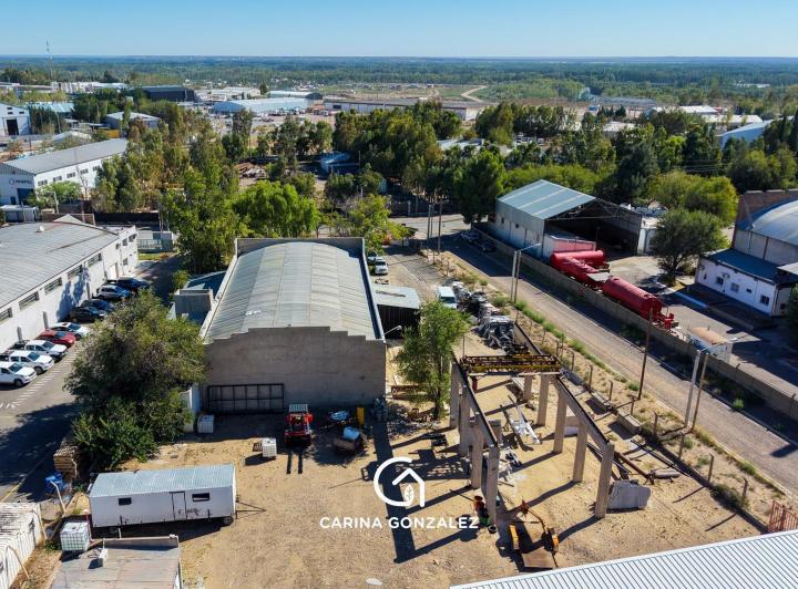 Bodega-Galpón · 704m² · 2 Ambientes