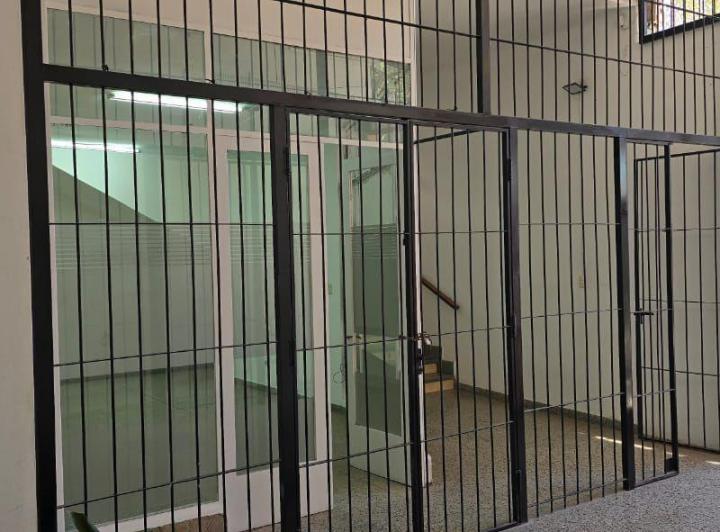 Oficina comercial · 230m²