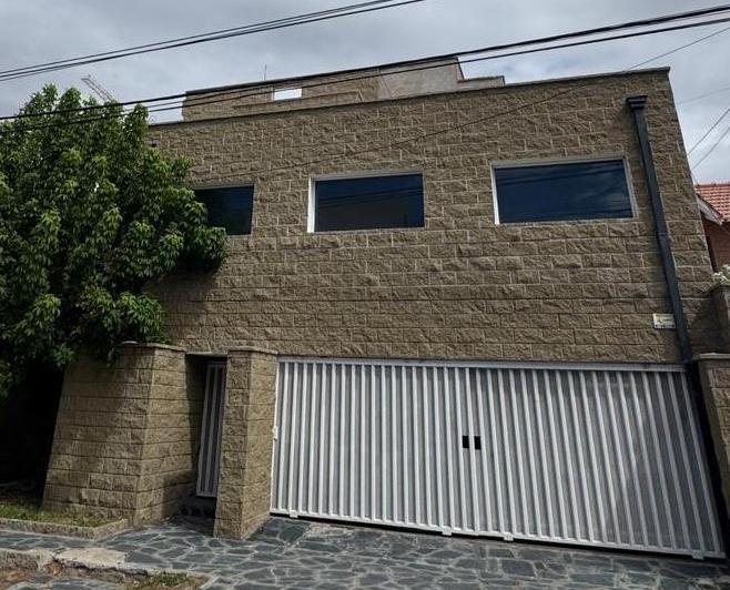 Oficina comercial · 1m² · 7 Ambientes · 3 Cocheras